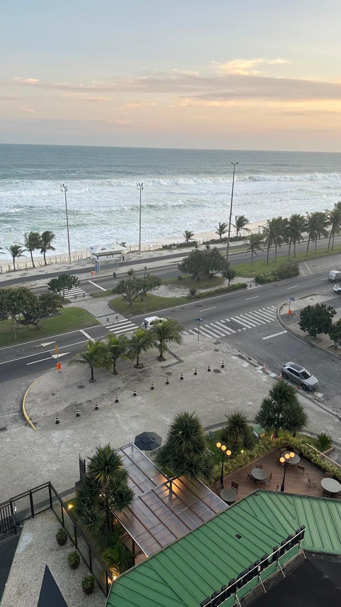 Lindo Apto No Melhor Lugar Da Barra Da Tijuca! Com Uma Vista De Tirar O Folego, Frente Para O Mar! Totalmente Equipado E Decorado Ao Lado Dos Melhores Hoteis E Quiosques Da Barra! Portaria 24H, Piscina, Sauna, Jacuzzi, Academia, Garagem, Wi-Fi, Lavan Рио де Жанейро Екстериор снимка