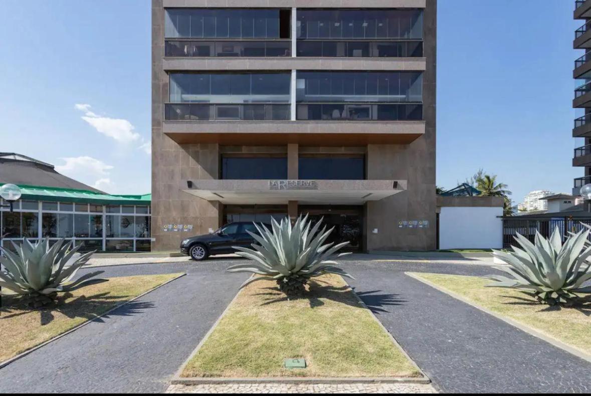 Lindo Apto No Melhor Lugar Da Barra Da Tijuca! Com Uma Vista De Tirar O Folego, Frente Para O Mar! Totalmente Equipado E Decorado Ao Lado Dos Melhores Hoteis E Quiosques Da Barra! Portaria 24H, Piscina, Sauna, Jacuzzi, Academia, Garagem, Wi-Fi, Lavan Рио де Жанейро Екстериор снимка